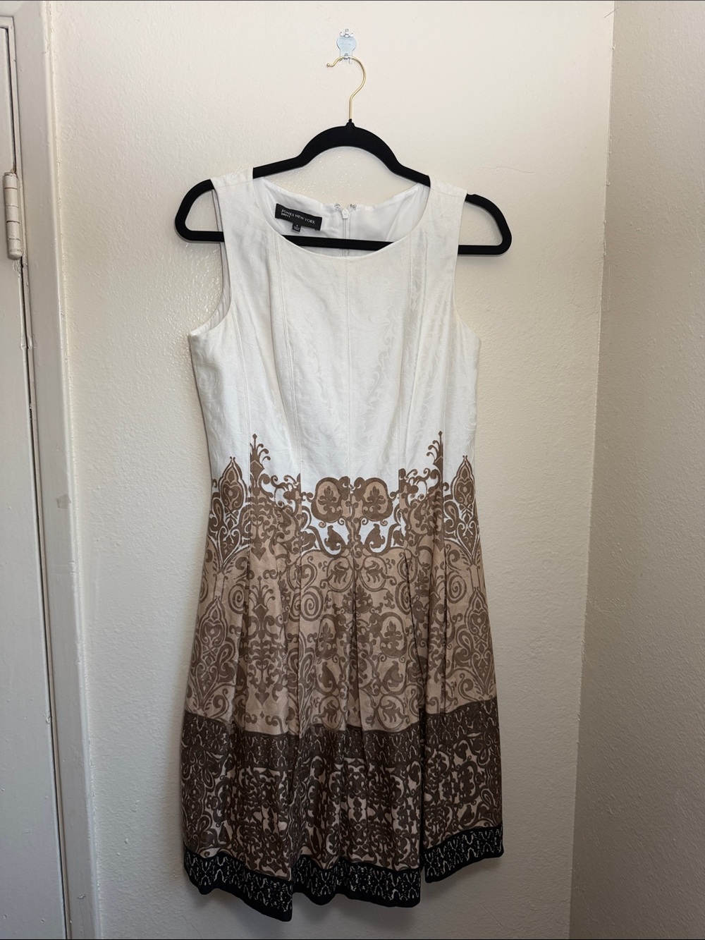 Classic Old Money Jones New York White and Brown Printed Midi Dress